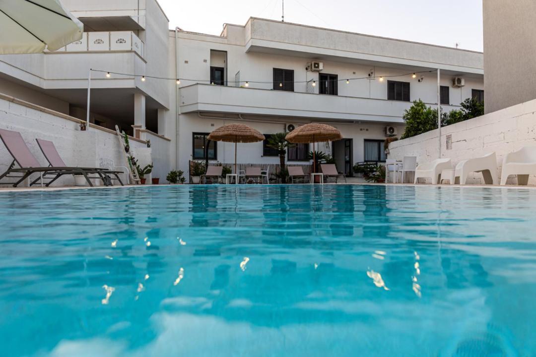 La Gemma Del Salento Rooms&Apartments Racale Exterior photo